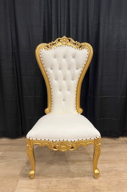 Experience the Party Plus Difference. The table on the front left showcases linens that have undergone our specialized commercial cleaning and pressing process. In contrast, the table on the back right features linens that were packaged in squares and not pressed, highlighting the clear distinction in quality.